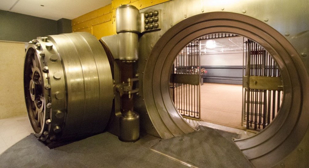 Banking Panics and Liquidity in a Monetary Economy